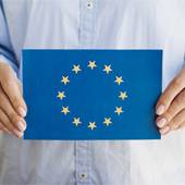 Femme-Tenue-Union-Europeenne